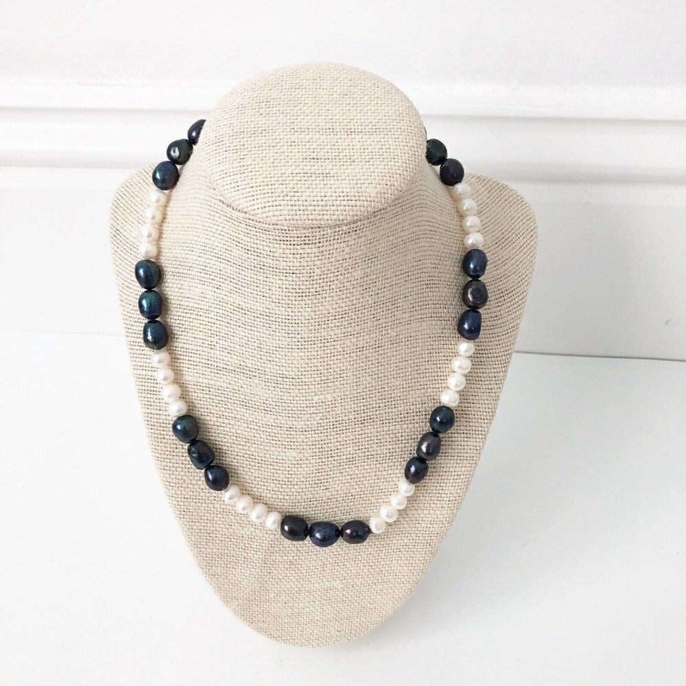 NWT Genuine Black Pearls & White Pearls Necklace Beaded